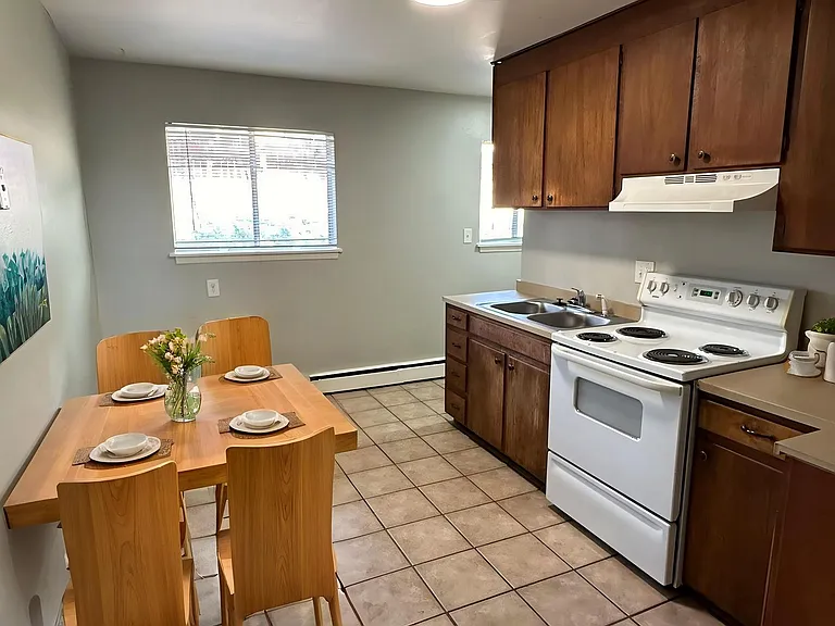 1936 W Uintah St. — Photo 3