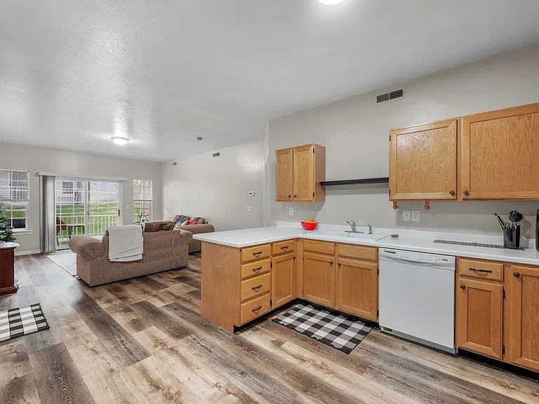 483 N Belmont Pl #167 — Photo 5