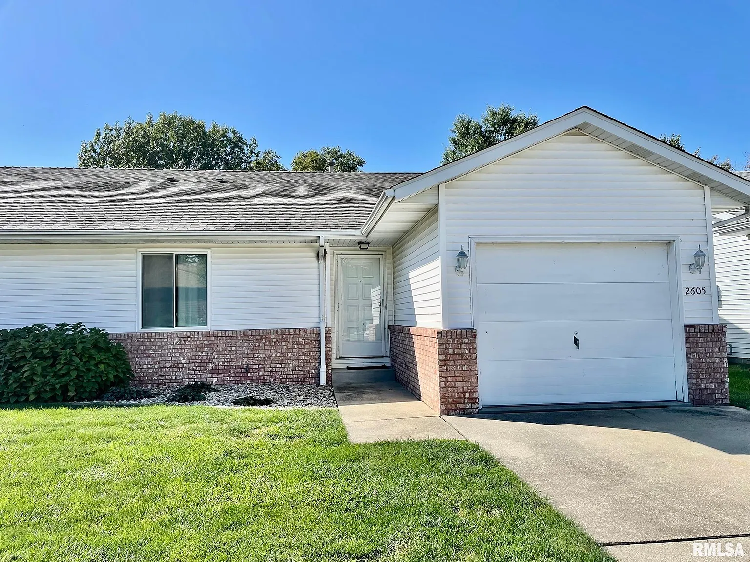 2605 S Chase Dr photo 1