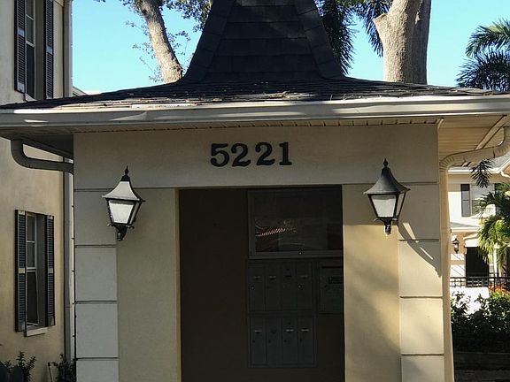 3rd image of 5221 S Bayshore Blvd #40