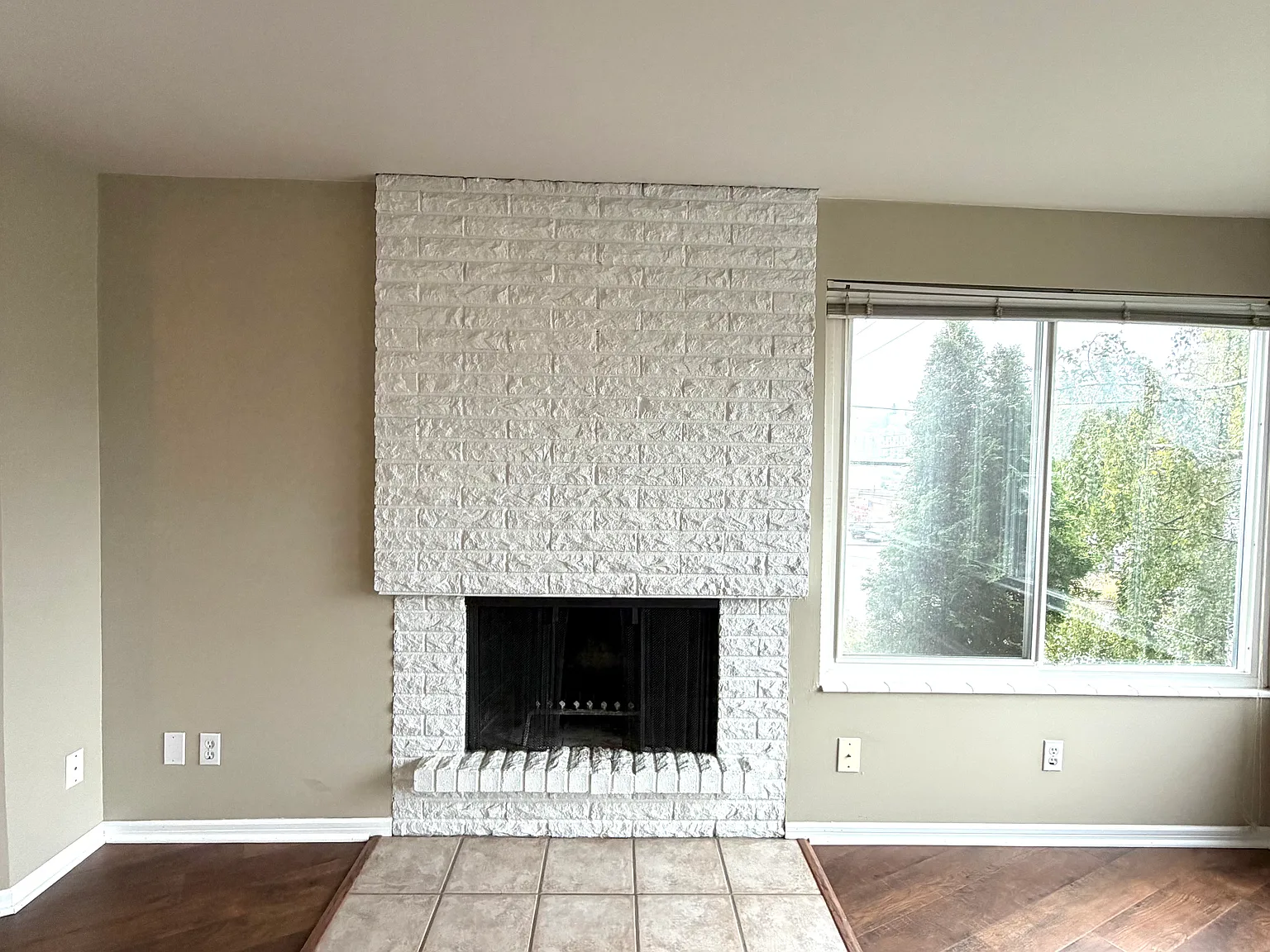 2 bed, 1.5 bath, 990 sqft, $2,426 — Photo 3