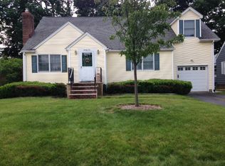 21 Pine Tree Ln, Morris Plains, NJ 07950