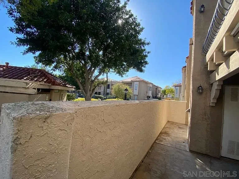 11174 Kelowna Rd — Photo 4