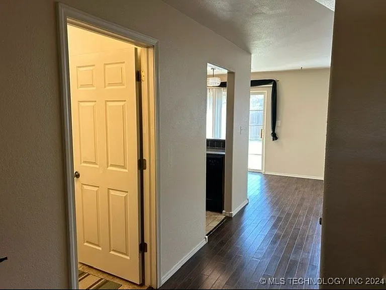 2700 Kimberlea Dr — Photo 4