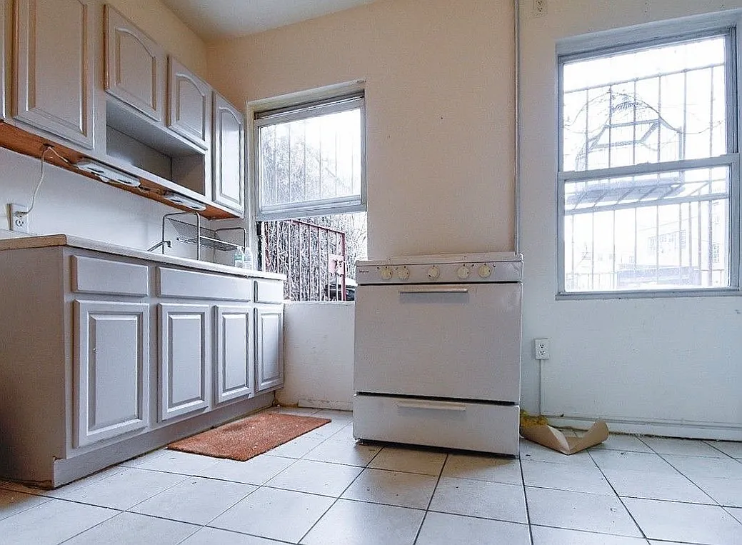 Building Photo - 699 Flushing Ave #2R
