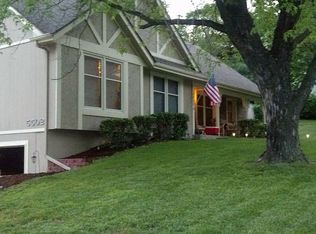 5502 NW Fox Run Dr, Kansas City, MO 64152