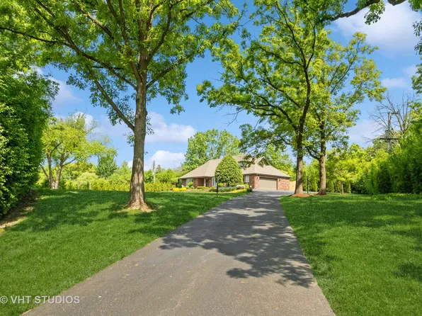 137 Old Creek Rd, Palos Park, IL 60464