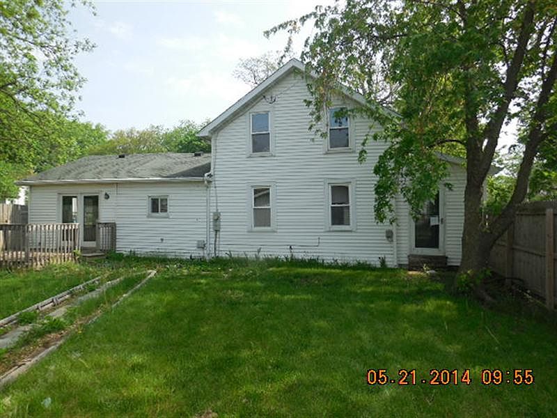 1st image of 107 N Wolf St