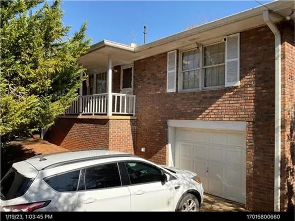 2297 Hollyridge Dr SW, Marietta, GA 30060