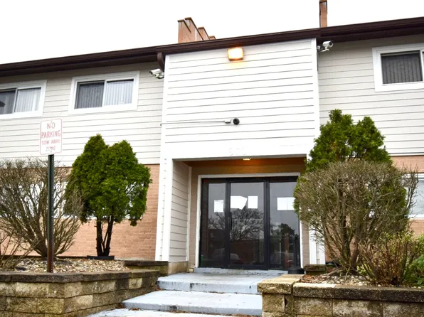 870 E Old Willow Rd APT 149, Prospect Heights, IL 60070