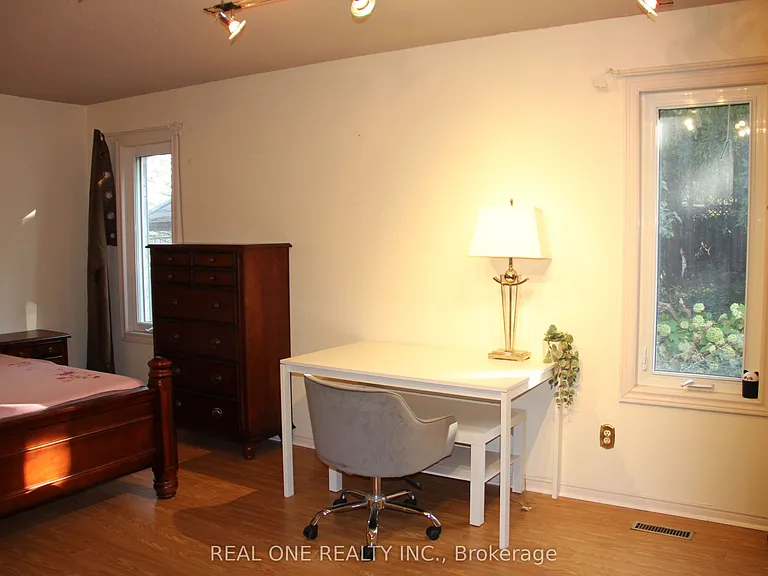 1019 Aldersbrook Rd — Photo 20
