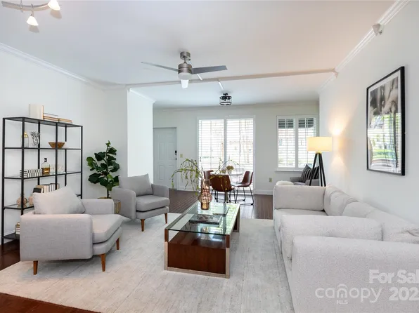 300 W 5th St APT 136, Charlotte, NC 28202