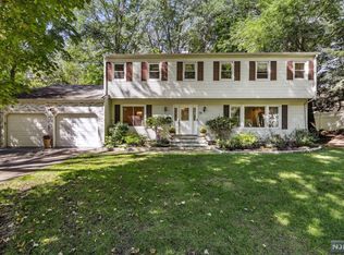 19 Parsells Ct, Closter, NJ 07624