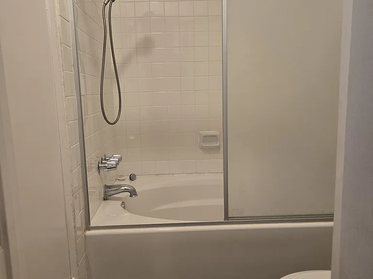9047 Langdon Ave #15 — Photo 22