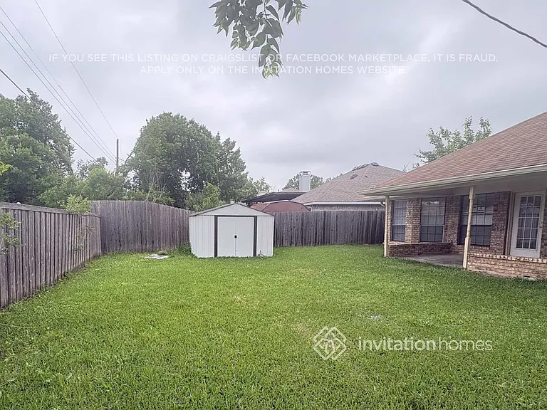 203 Bowie St — Photo 16