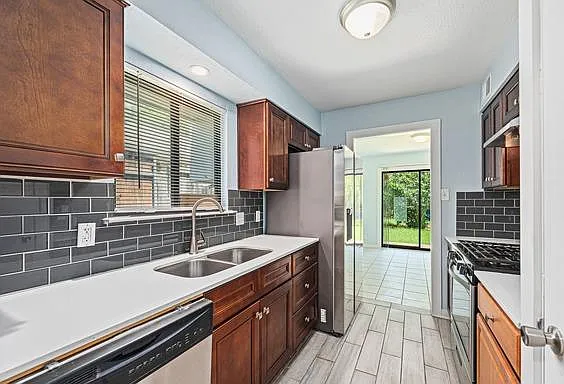 8524 Dryfield Dr — Photo 11