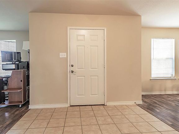 5th image of 230 Breseman St