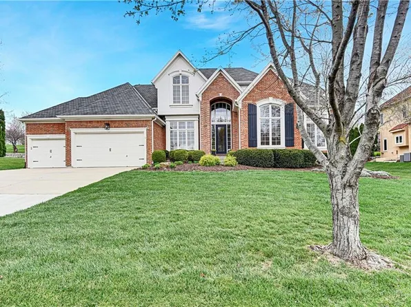 9723 W 145th Ter, Overland Park, KS 66221