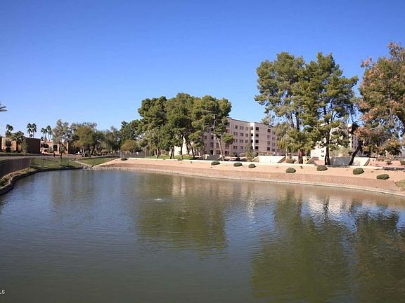 Scottsdale Shadows-2nd Community Pond