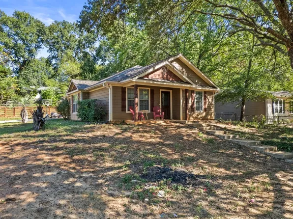 705 Viewcrest Dr, Longview, TX 75604