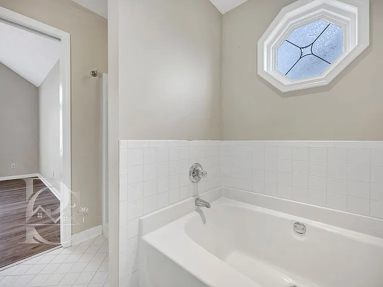 232 Autumnview Ct — Photo 19