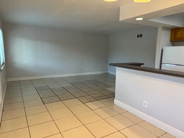 900 S Peninsula Dr #208 — Photo 7