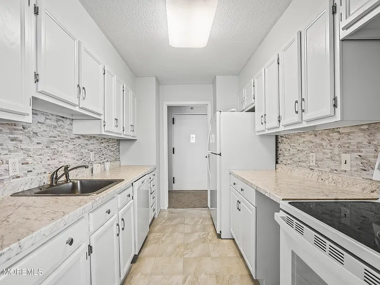 787 Ocean Ave #212 — Photo 9