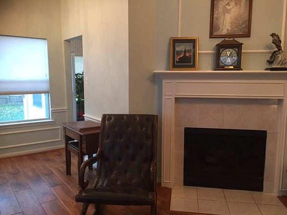 5th image of 1430 Robin Ave