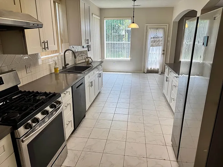 3706 Heritage Colony Dr — Photo 5