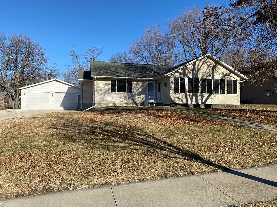 1506 Market St, Gowrie, IA 50543 Zillow