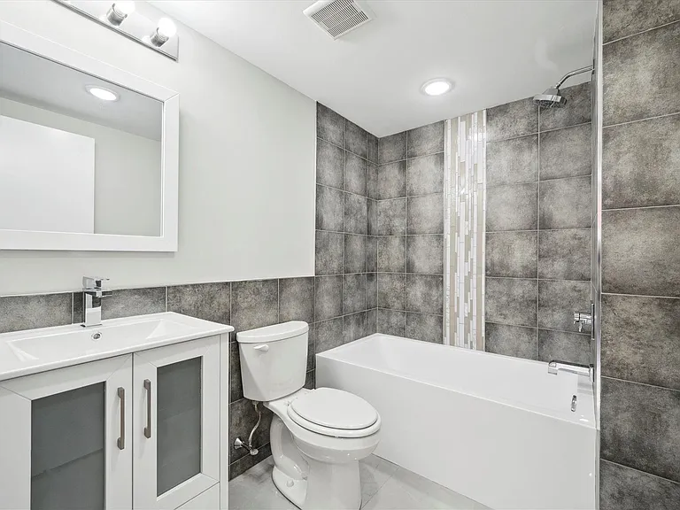 2225 N 8th St #1 — Photo 7
