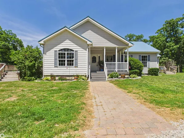 2461 Carbide Ln, Keokuk, IA 52632