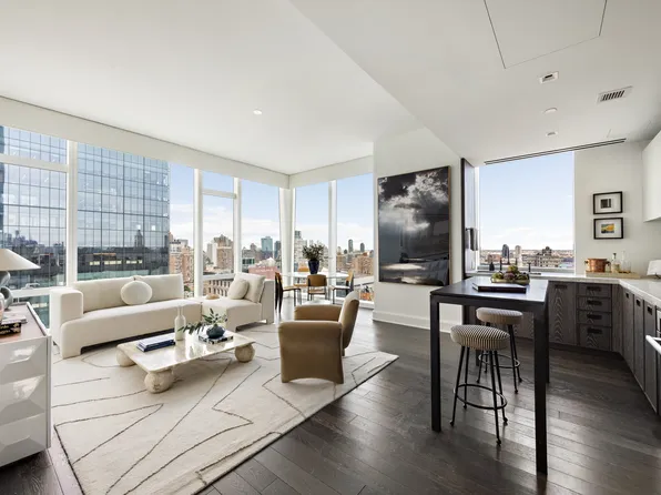 45 East 22nd Street image 1 of 34
