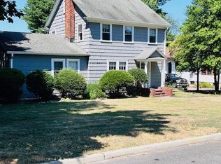 1 William St, Glen Head, NY 11545