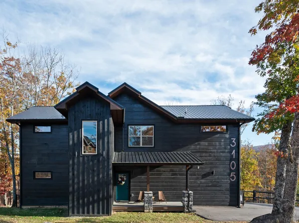 3105 Storm Bringer Dr, Sevierville, TN 37862