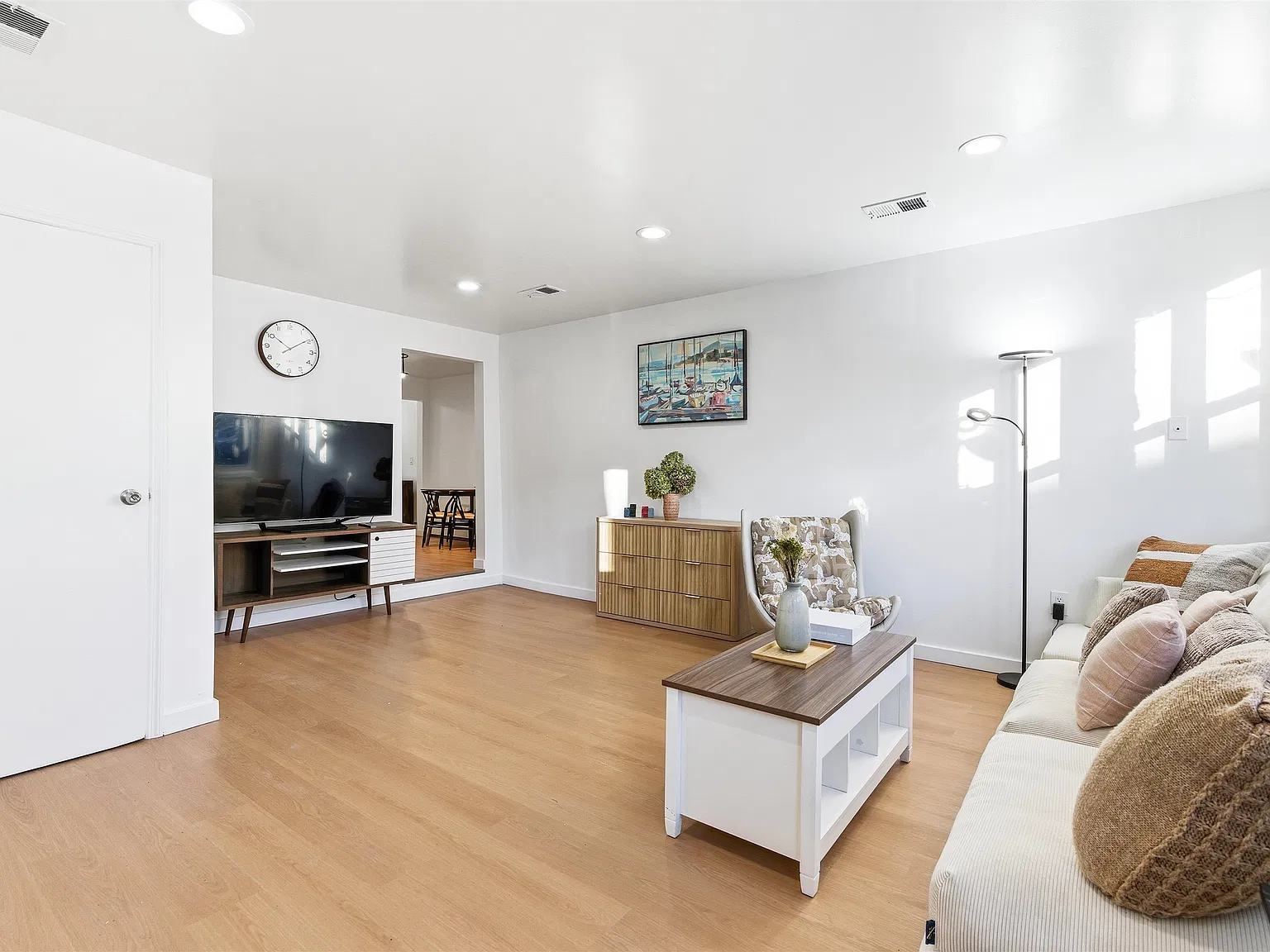 2 bed, 1.0 bath, $2,590 — Photo 4