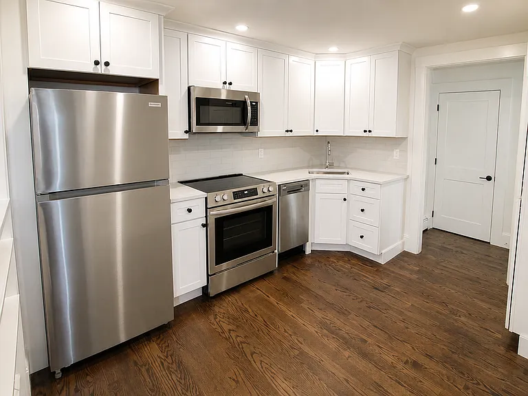 164 Warren Ave #B — Photo 17