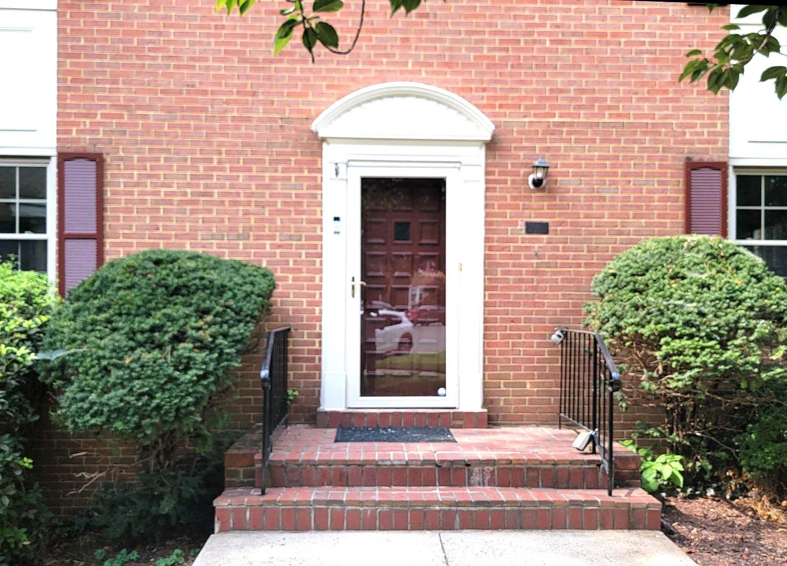 4 bed, 3.5 bath, 2120 sqft, $3,500 — Photo 1
