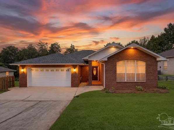 1593 Hunters Creek Cir, Cantonment, FL 32533