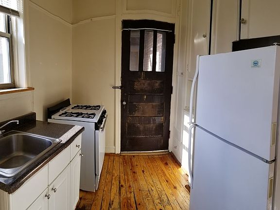 4th image of 4332 N Hermitage Ave APT 2W