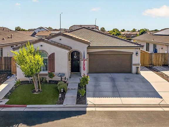 3rd image of 1056 Lindsay Ln