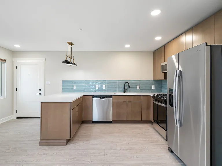 100 E Tennessee Ave #102 — Photo 13