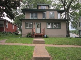 433 44th St, Moline, IL 61265