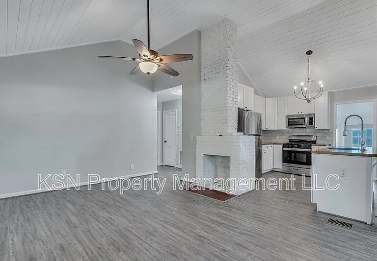 1928 Hawthorne St — Photo 24
