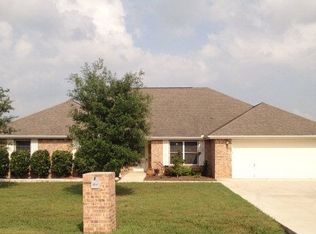 197 Castlewood Dr, Seguin, TX 78155