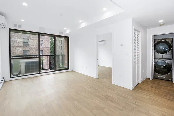 Rented by Bond New York | media 22