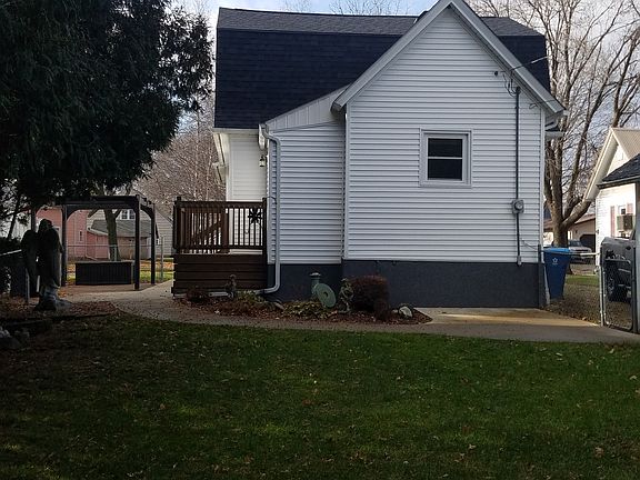 2nd image of 410 N Sycamore St