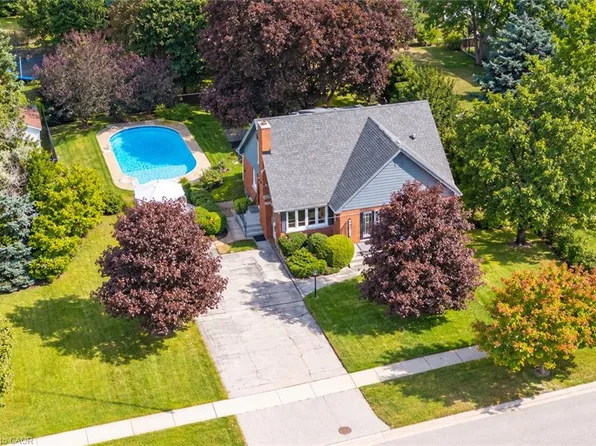 33 The Strand Ave, Brantford, ON N3R 1Z2
