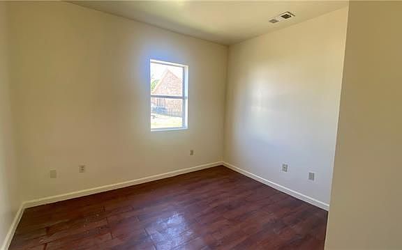 5th image of 3424 Freret St