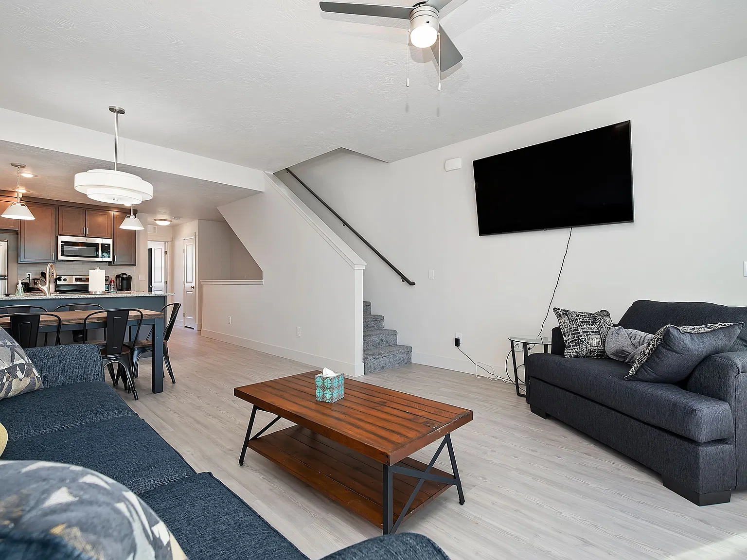 3 bed, 1565 sqft, $2,400 — Photo 3
